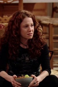 8 Simple Rules… for Dating My Teenage Daughter – S01E24 – Queen Bees and King Bees