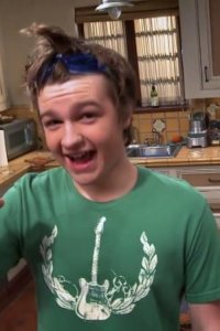 Two and a Half Men – S08E14 – Lookin’ for Japanese Subs