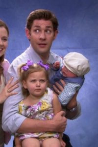 The Office – S08E24 – Free Family Portrait Studio