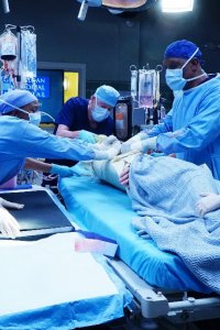 Grey’s Anatomy – S13E08 – The Room Where It Happens