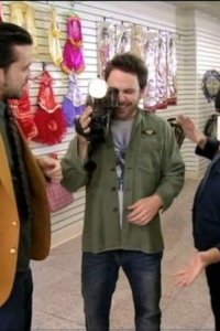 It’s Always Sunny in Philadelphia – S03E08 – Frank Sets Sweet Dee on Fire