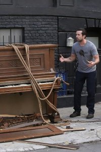 It’s Always Sunny in Philadelphia – S12E06 – Hero or Hate Crime?