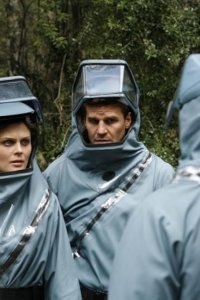 Bones – S02E20 – The Glowing Bones in ‘The Old Stone House’