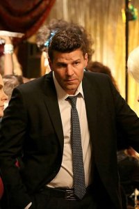 Bones – S09E23 – The Drama in the Queen