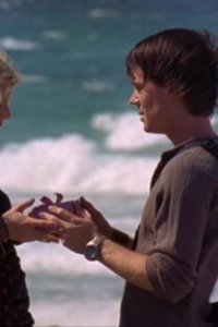 H2O: Just Add Water – S02E08 – Wrong Side of the Tracks