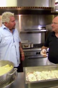 Diners, Drive-ins and Dives – S18E09 – Pork, Pasta and Barbecue