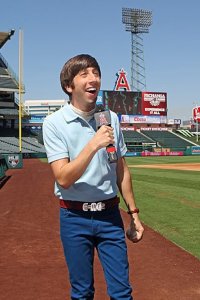 The Big Bang Theory – S08E03 – The First Pitch Insufficiency