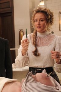 Murdoch Mysteries – S04E04 – Downstairs, Upstairs