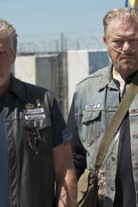 Sons of Anarchy – S04E08 – Family Recipe