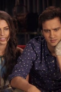90210 – S05E22 – We All Fall Down