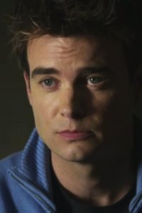 Sanctuary – S03E08 – For King and Country
