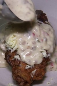 Man v. Food – S02E03 – Charleston, SC