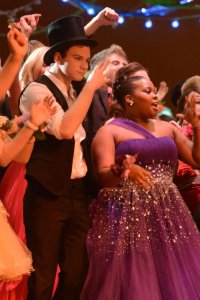 Glee – S03E19 – Prom-asaurus