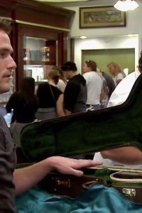 Pawn Stars – S09E16 – Chords, Swords and Rewards