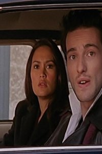 Relic Hunter – S01E17 – A Good Year