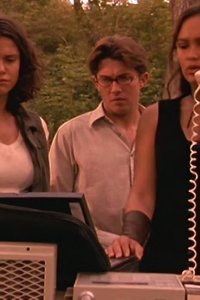 Relic Hunter – S02E10 – Lost Contact