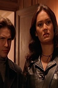 Relic Hunter – S02E19 – The Executioner’s Mask