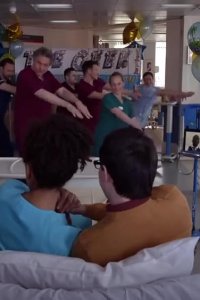 Holby City – S18E35 – I’ll Walk You Home