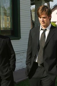 Six Feet Under – S04E01 – Falling into Place