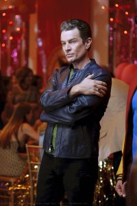Smallville – S10E04 – Homecoming