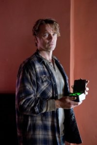 Smallville – S10E17 – Kent