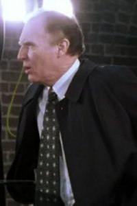 MI-5 – S01E05 – The Rose Bed Memoirs