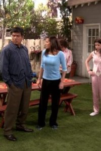 George Lopez – S04E23 – George Stare-oids Down Jason