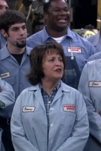 George Lopez – S05E09 – George Discovers Benny’s Sili-Con Job