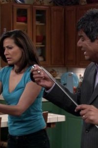 George Lopez – S05E21 – George Discovers How Mescal-ed Up His Life Would Have Been Without the Benny-Fits