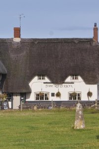 Most Haunted – S01E03 – Avebury Stones and the Red Lion