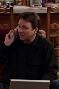 8 Simple Rules… for Dating My Teenage Daughter – S01E27 – Sort of an Officer and a Gentleman: Part 1
