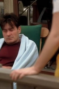 Two and a Half Men – S05E12 – A Little Clammy and None Too Fresh