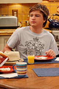 Two and a Half Men – S07E22 – This Is Not Gonna End Well
