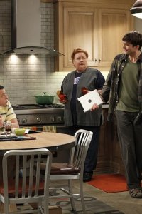Two and a Half Men – S10E05 – That’s Not What They Call It in Amsterdam