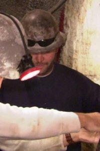 Dirty Jobs – S03E05 – Wine Cave Digger