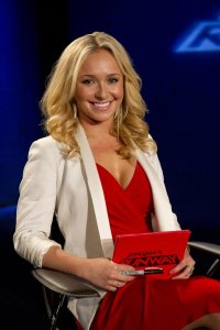 Project Runway – S10E04 – Women on the Go