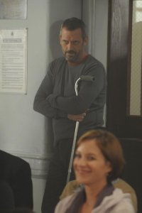 House – S06E01 – Broken