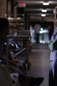 Grey’s Anatomy – S02E12 – Grandma Got Run Over by a Reindeer