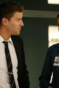 Bones – S04E05 – The Perfect Pieces in the Purple Pond