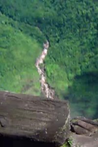 Planet Earth – S01E03 – Fresh Water