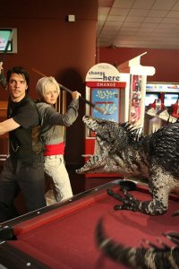 Primeval – S02E01 – Jurassic Mall