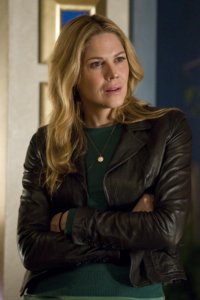 In Plain Sight – S02E01 – Gilted Lily