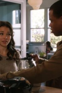 90210 – S05E12 – Here Comes Honey Bye Bye