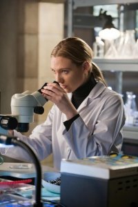 Fringe – S03E17 – Stowaway
