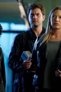 Fringe – S05E06 – Through the Looking Glass and What Walter Found There