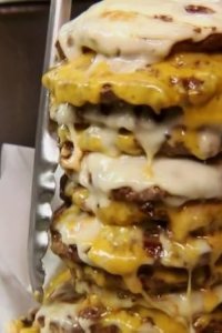 Man v. Food – S02E18 – Tucson, AZ