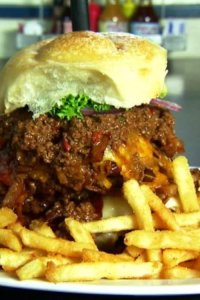 Man v. Food – S04E20 – Nascar