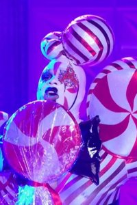 RuPaul’s Drag Race – S09E09 – Your Pilot’s on Fire