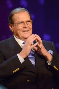 Piers Morgan’s Life Stories – S08E01 – Sir Roger Moore
