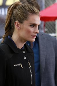 Castle – S06E21 – Law & Boarder